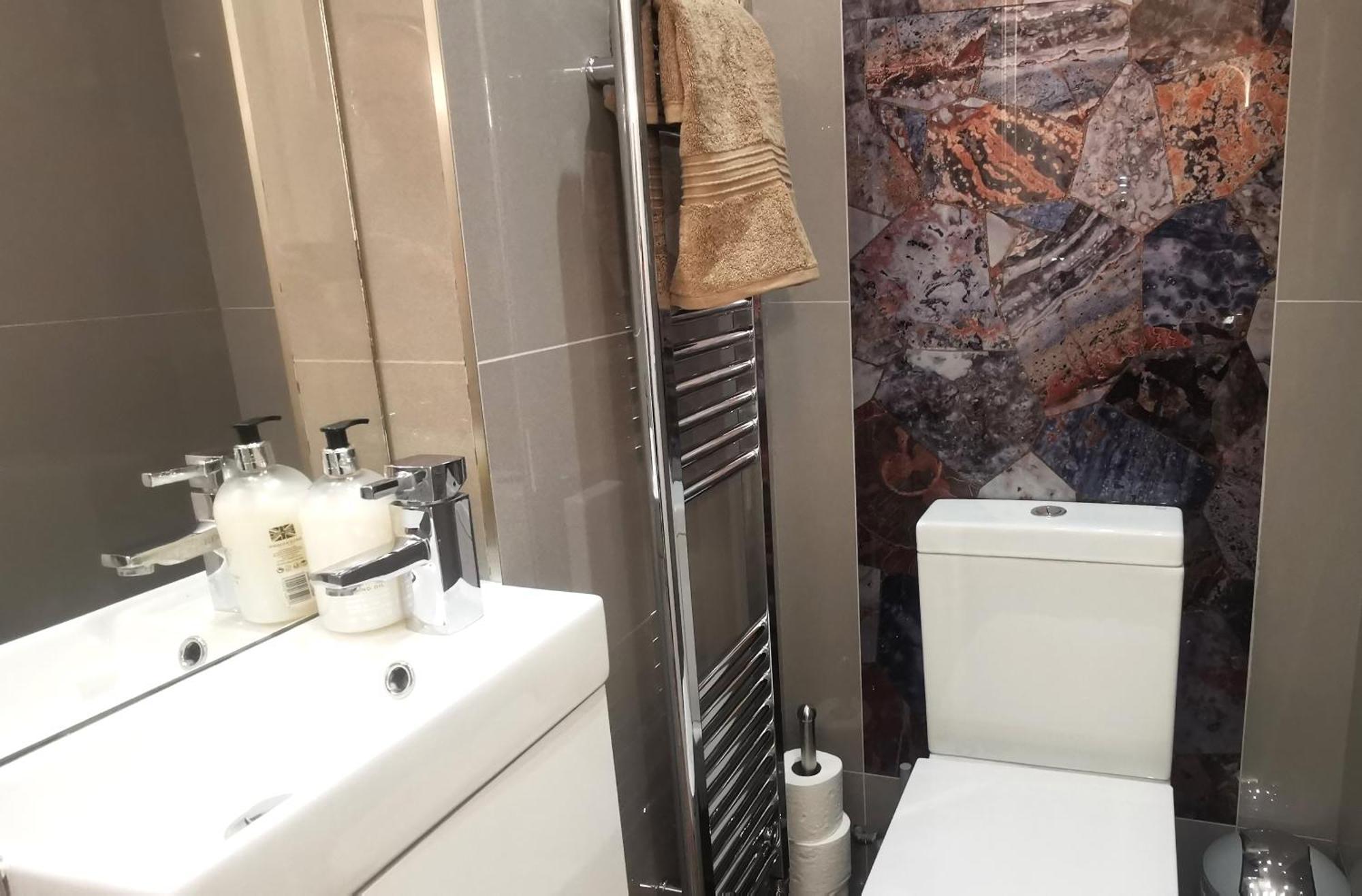 Beautiful London Home Sleeps 6, 2 Minutes To Metro Buitenkant foto